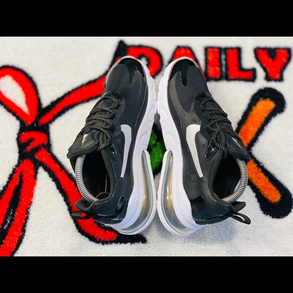 Wmns Nike Air Max 270 React Blk/Wht 100% Authentic - Picture 7 of 8